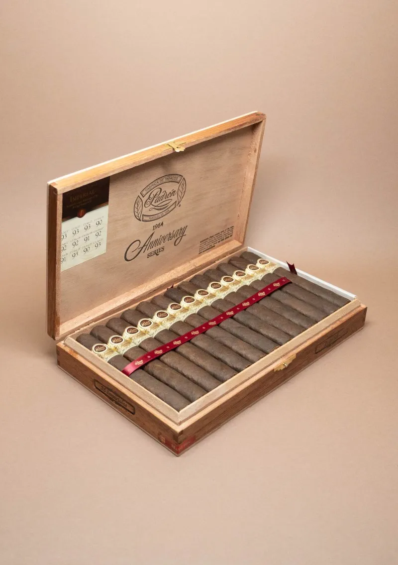 Padron, 1964 Anniversary Imperiales Maduro — alternate view