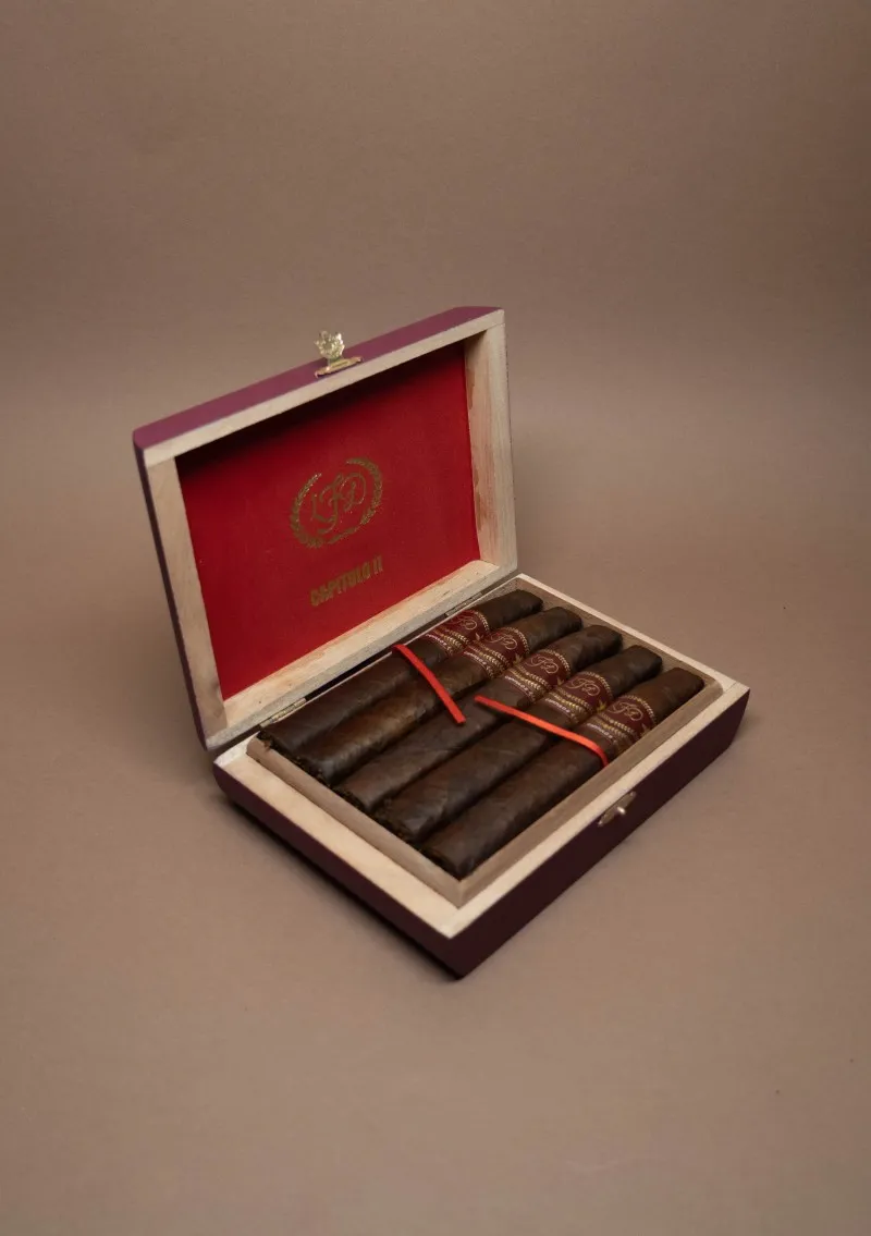 La Flor Dominicana, Capitulo II