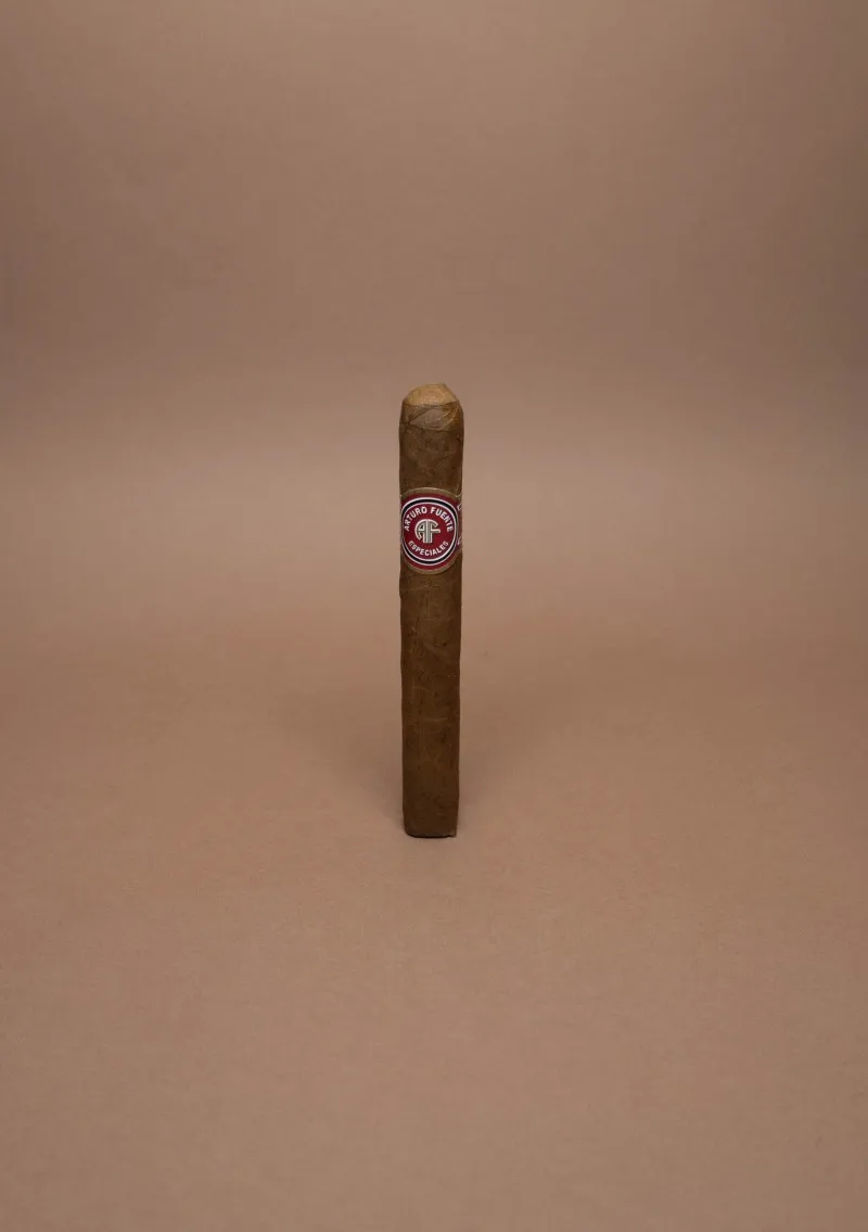 Arturo Fuente, Cazadores — alternate view