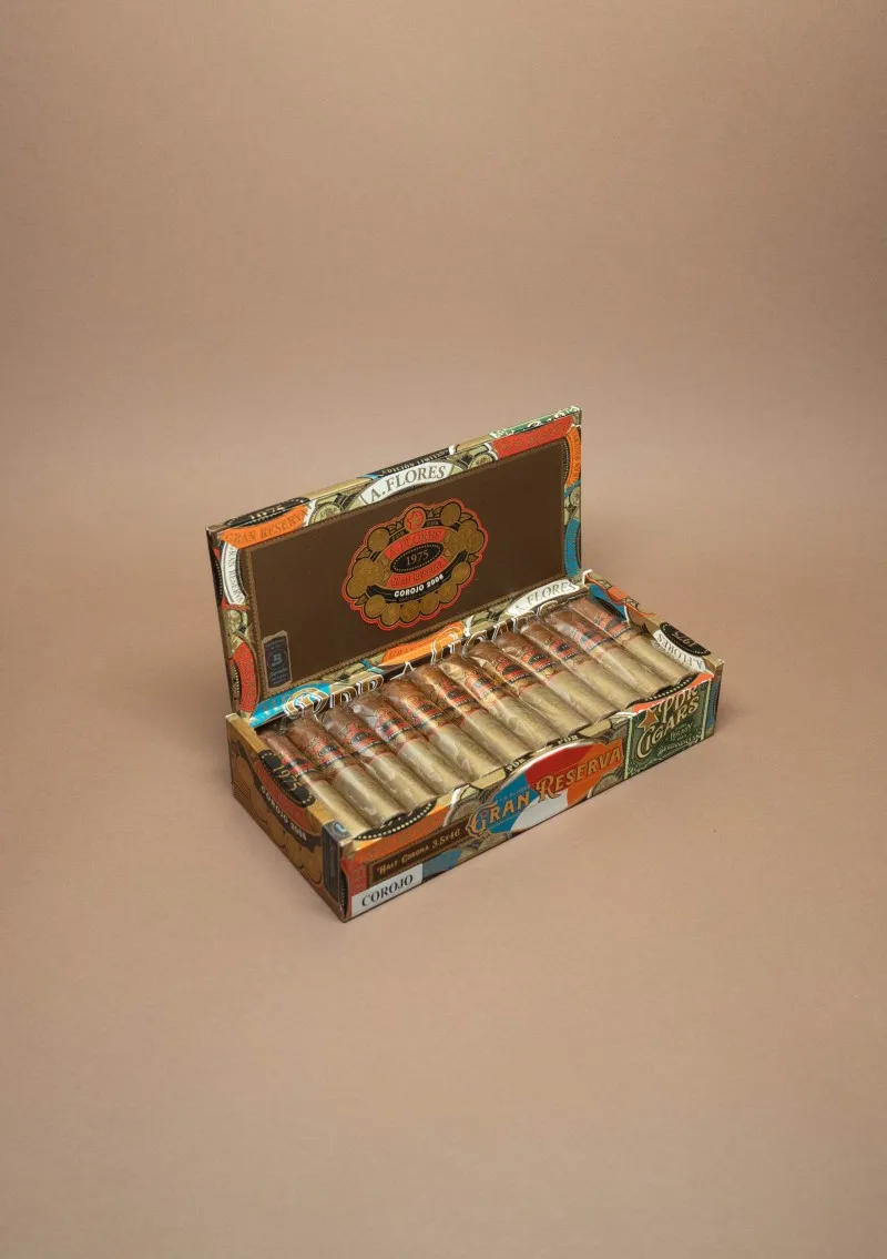 A. Flores Gran Reserva, Half Coronas Corojo — alternate view