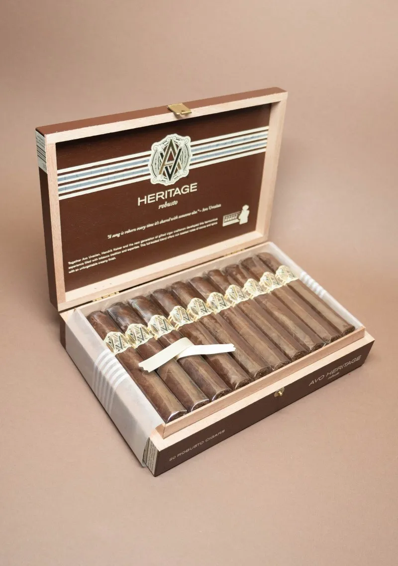 Combo Box - Romeo Y Julieta & Avo Heritage — alternate view
