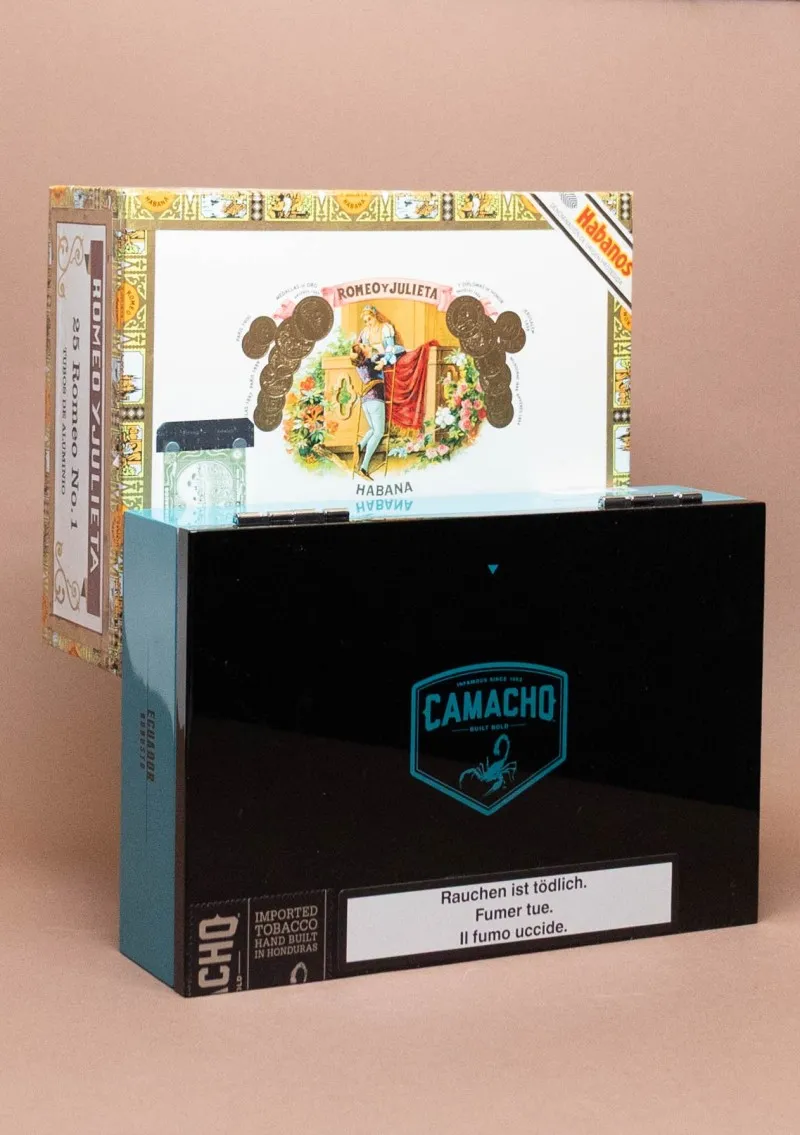 Combo Box - Romeo Y Julieta & Camacho — alternate view
