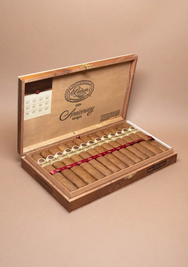 Padron, 1964 Anniversary Imperiales Natural — alternate view
