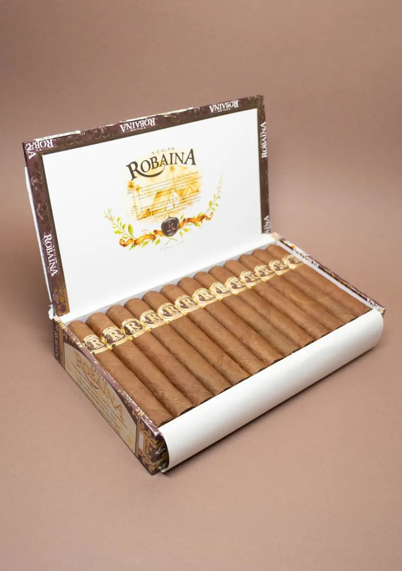 Vegas Robaina, Famosos — alternate view